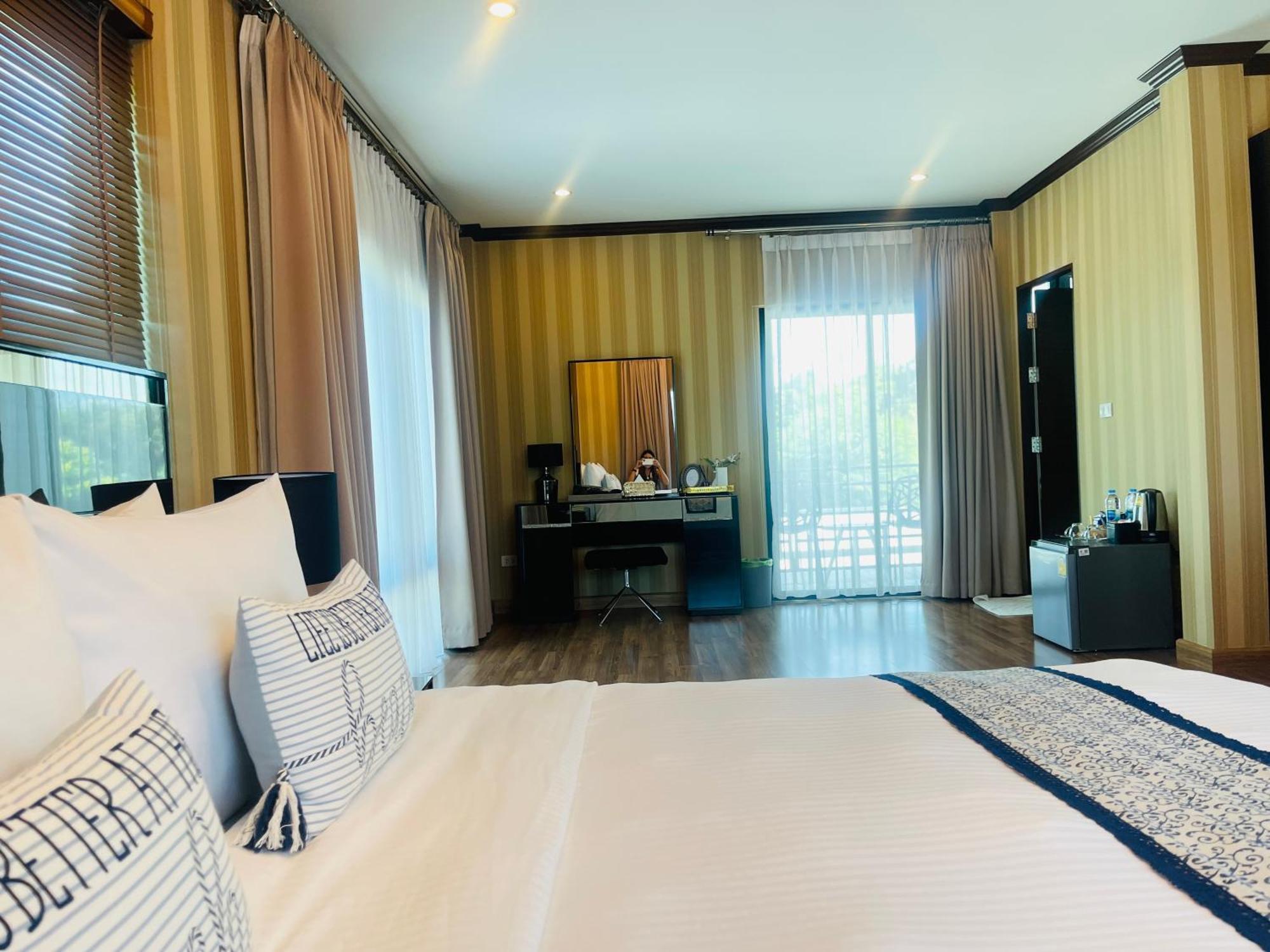 Romlaphass Boutique Villa Kalasin Eksteriør billede