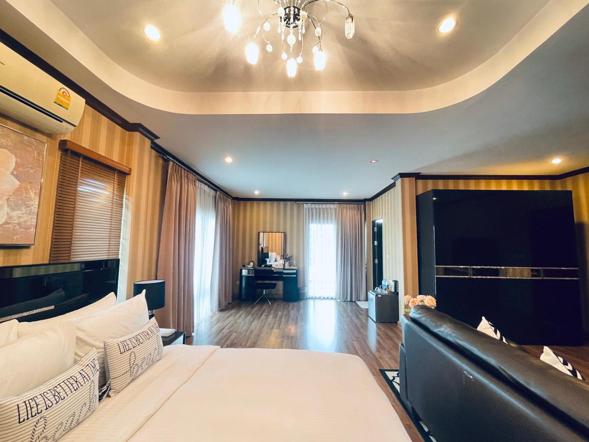 Romlaphass Boutique Villa Kalasin Eksteriør billede